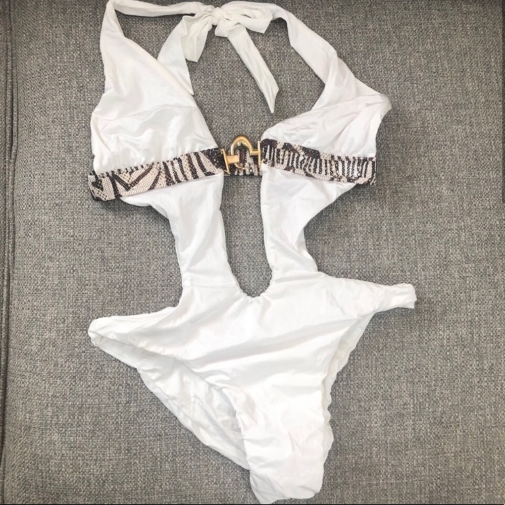 Beach Bunny White One Piece Swimsuit xl